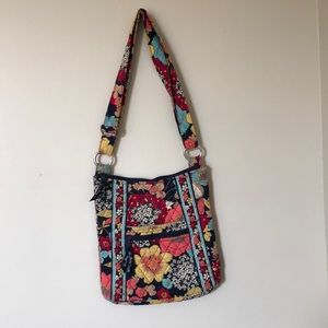🦋Vera Bradley Happy Snails Hipster Bag